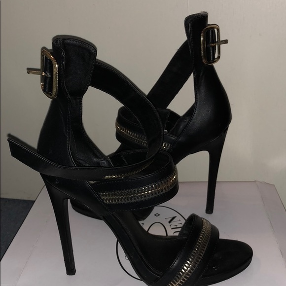 Steve Madden “MOUROW” Sandal - Picture 3 of 4